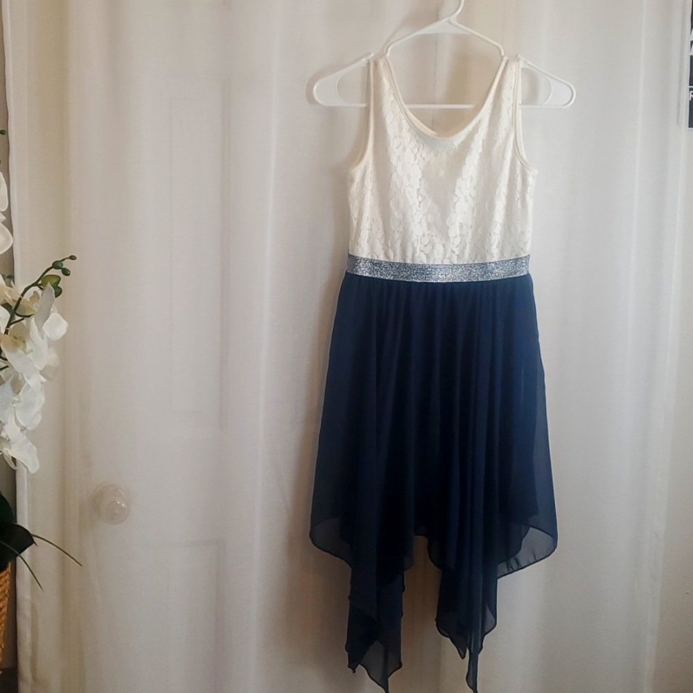 Girl's party dress